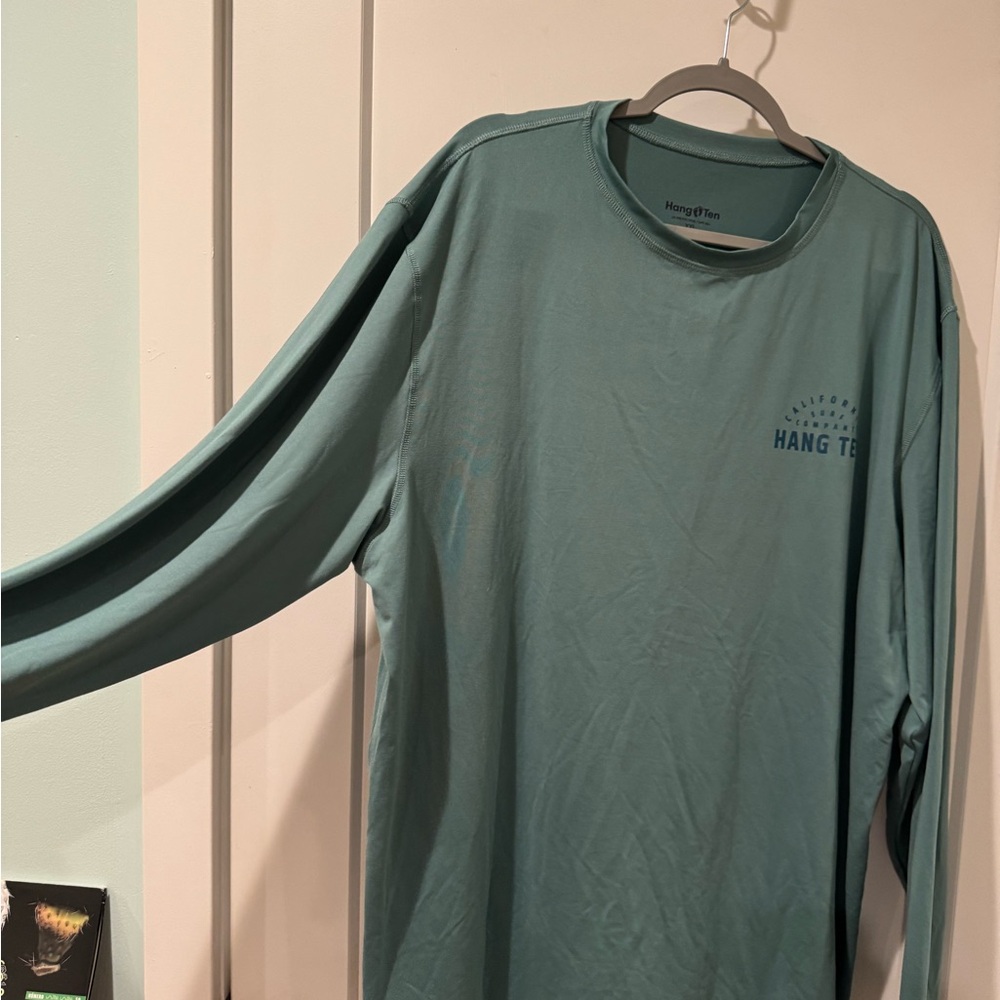 Hang Ten Long Sleeve Crew Tee in Sage
